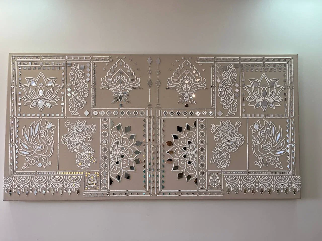 نگارینهی آینه و مخمل - تصویر 3